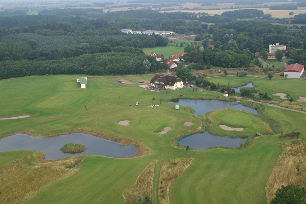 Golfcentrum Schloss Karnitz Ruegen Garz  Zewnętrze zdjęcie